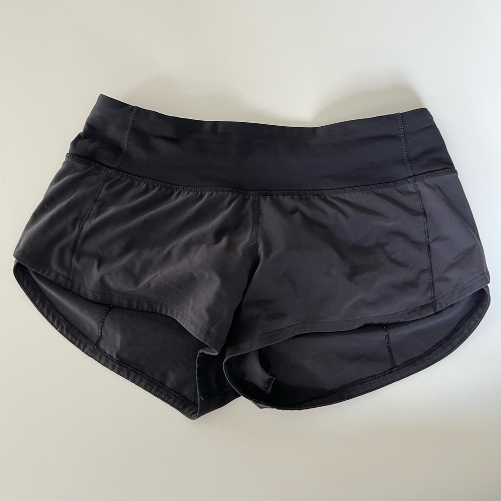 Lululemon Black Speed Up Shorts Size 2!!🤍